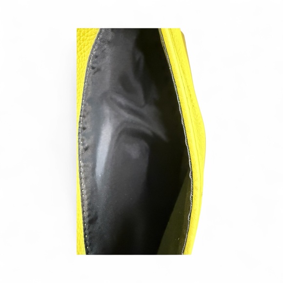 Tahari Yellow and Black Shoulder and Crossbody 2 Way Bag NWT - Picture 4 of 11